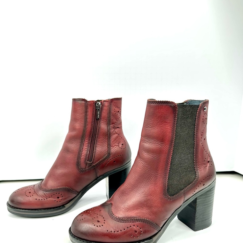 PIKOLINOS Red Heeled Boots with Classic Silhouette